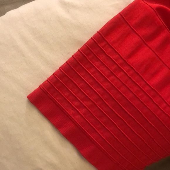 ♥️💋 NWT! Red Hot Bodycon Bebe Dress. Sizzle in this stunner! Size M/L - Picture 10 of 12